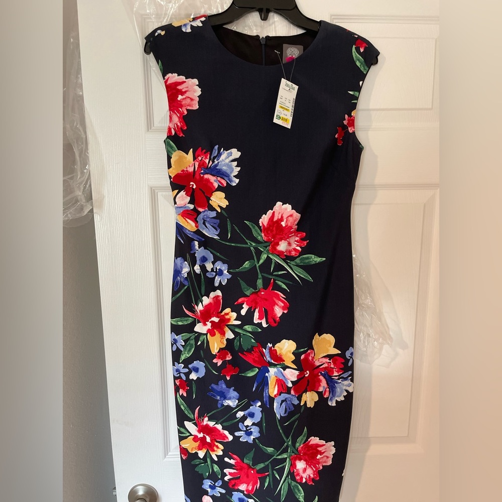BRAND NEW Vince Camuto size 4 Beautiful blue dress
